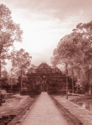 The ancient Angkorian King's promenade